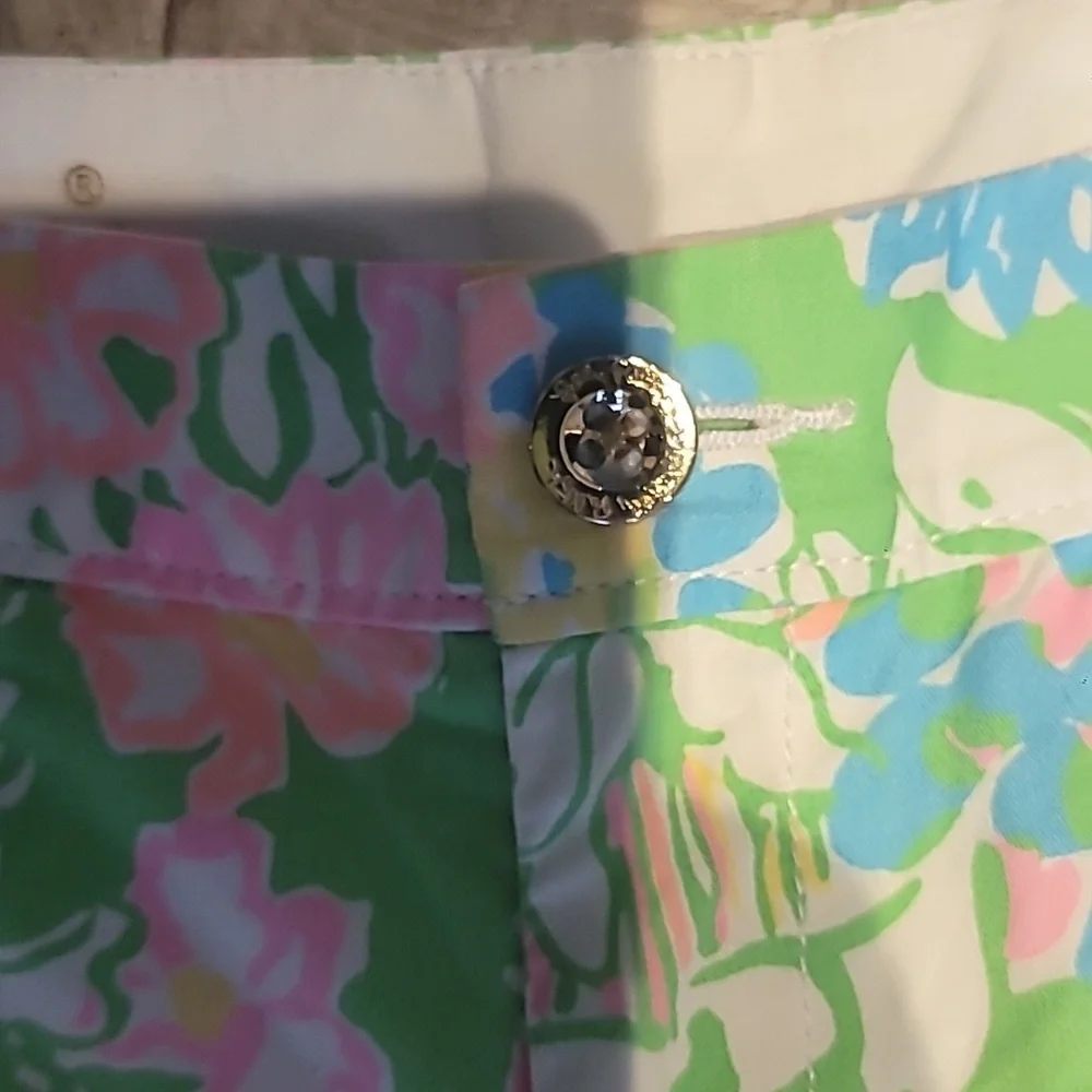 LILLY PULITZER Hibiscus Stroll Buttercup Shorts Size 0 - Picture 4 of 8